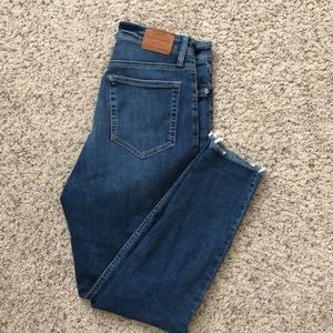 Lucky Brand High Waisted raw hem skinny jeans NWOT